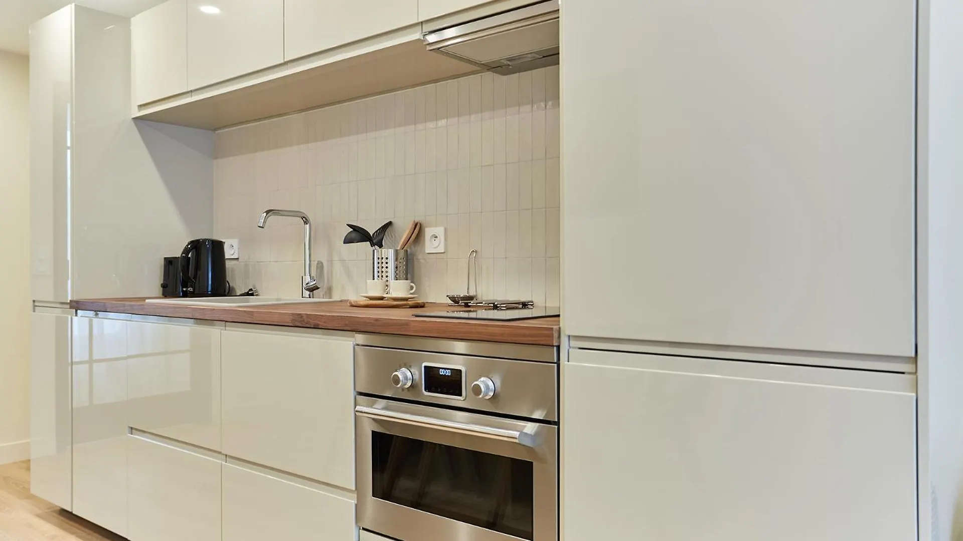 Apartment Centre De By Studioprestige *